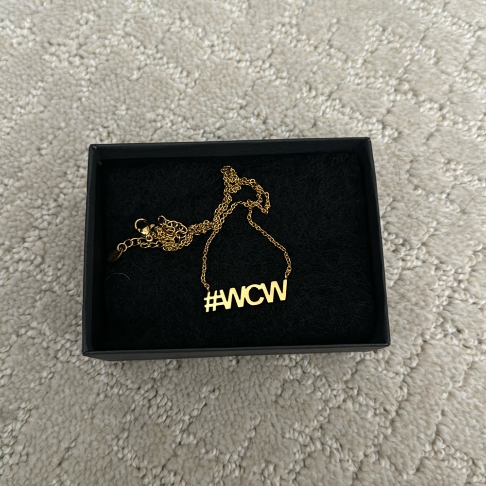 #WCW gold necklace